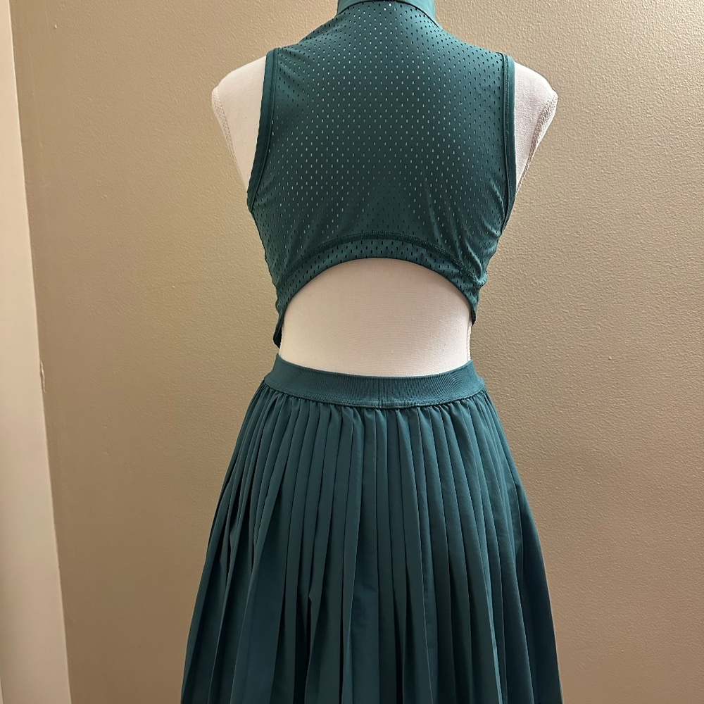 Wilson Winning Tennis Dress & Matching liner shorts - Field Green Size 8/10 - Picture 5 of 7